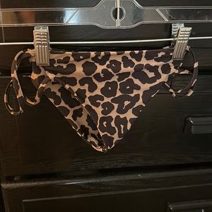 Stone fox bikini bottom size medium